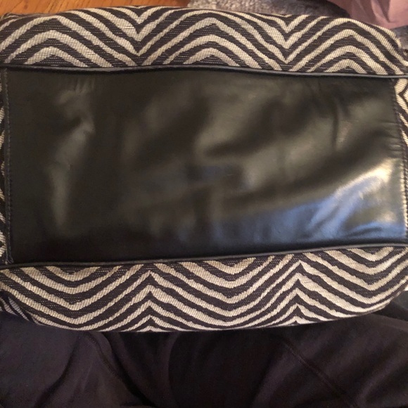 L.A.M.B. Crossbody handbag - Picture 4 of 6